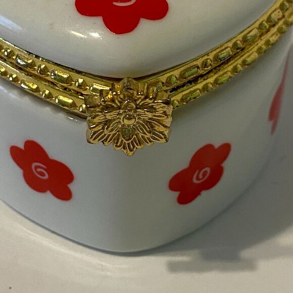 Heart Shaped Candle Hinged Trinket Box Valentine Holiday Kitchy Dainty Country - Picture 9 of 13